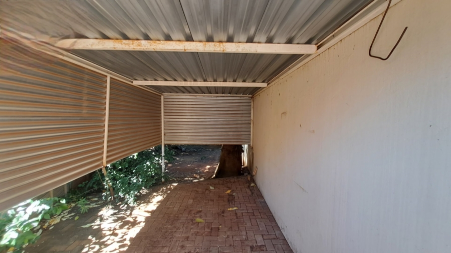 4 Bedroom Property for Sale in Pellissier Free State